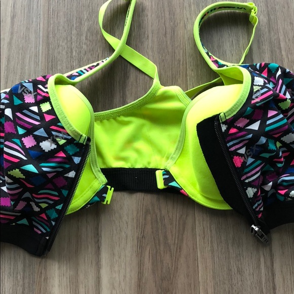 Victoria’s Secret Sports Bra - Picture 4 of 5